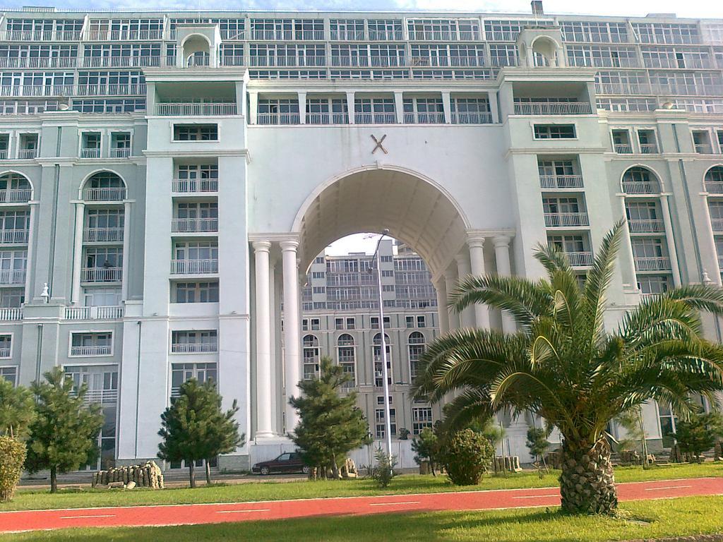 Apartment Miracle Batumi Exterior foto