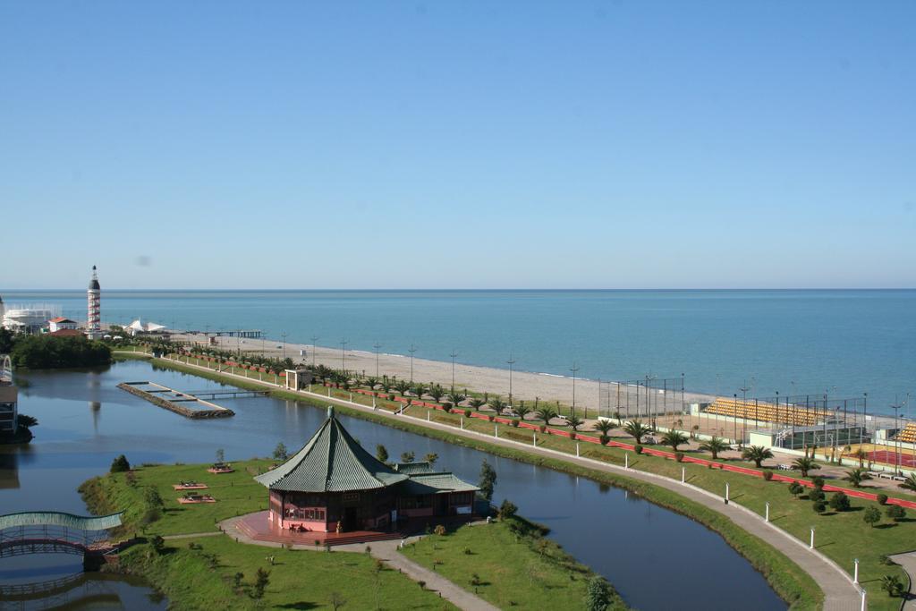 Apartment Miracle Batumi Exterior foto