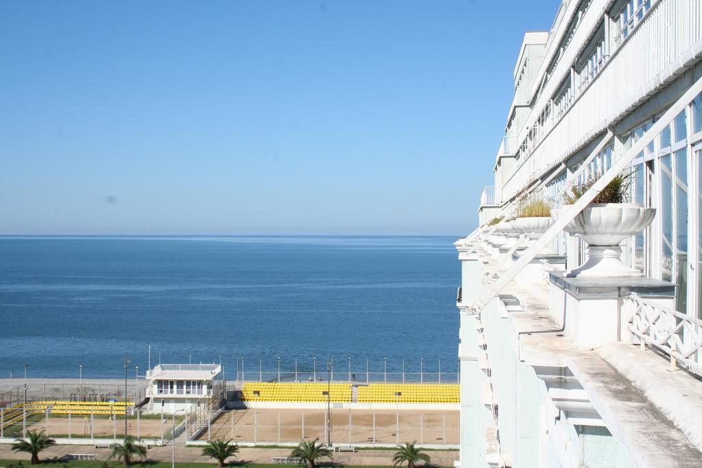 Apartment Miracle Batumi Exterior foto