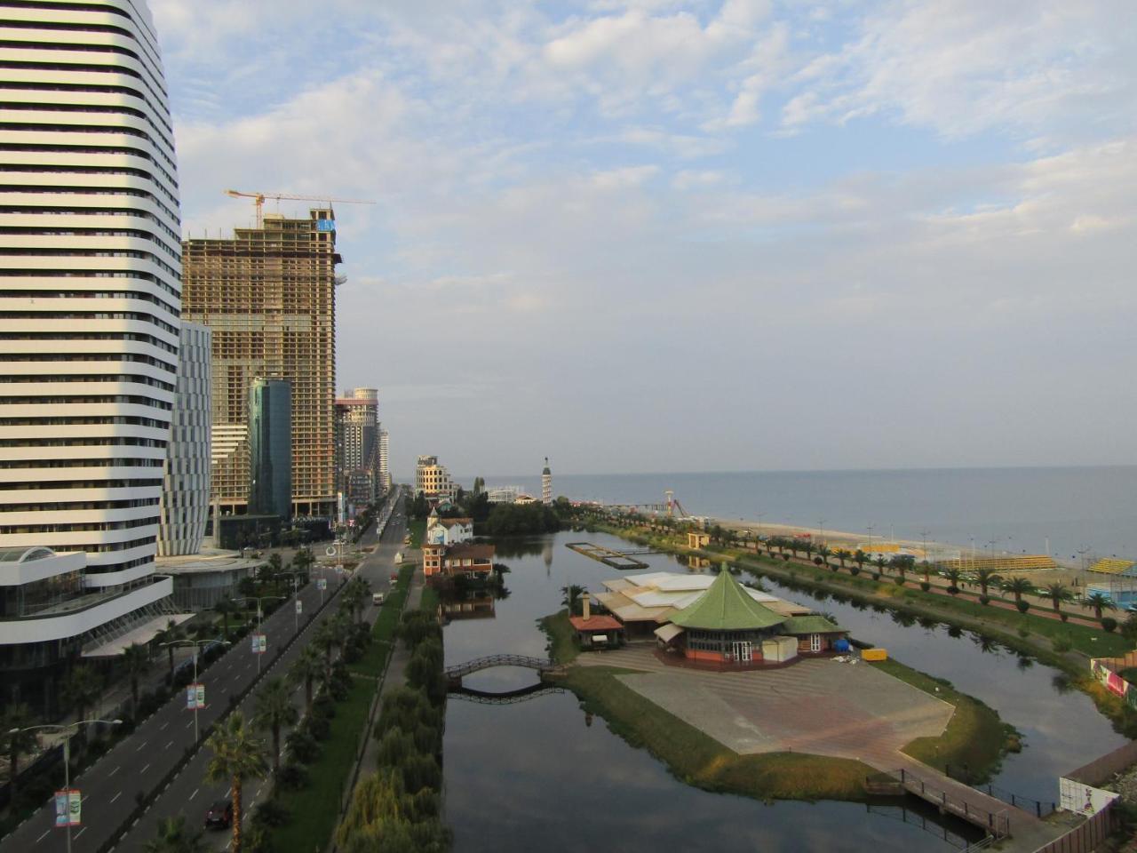 Apartment Miracle Batumi Exterior foto