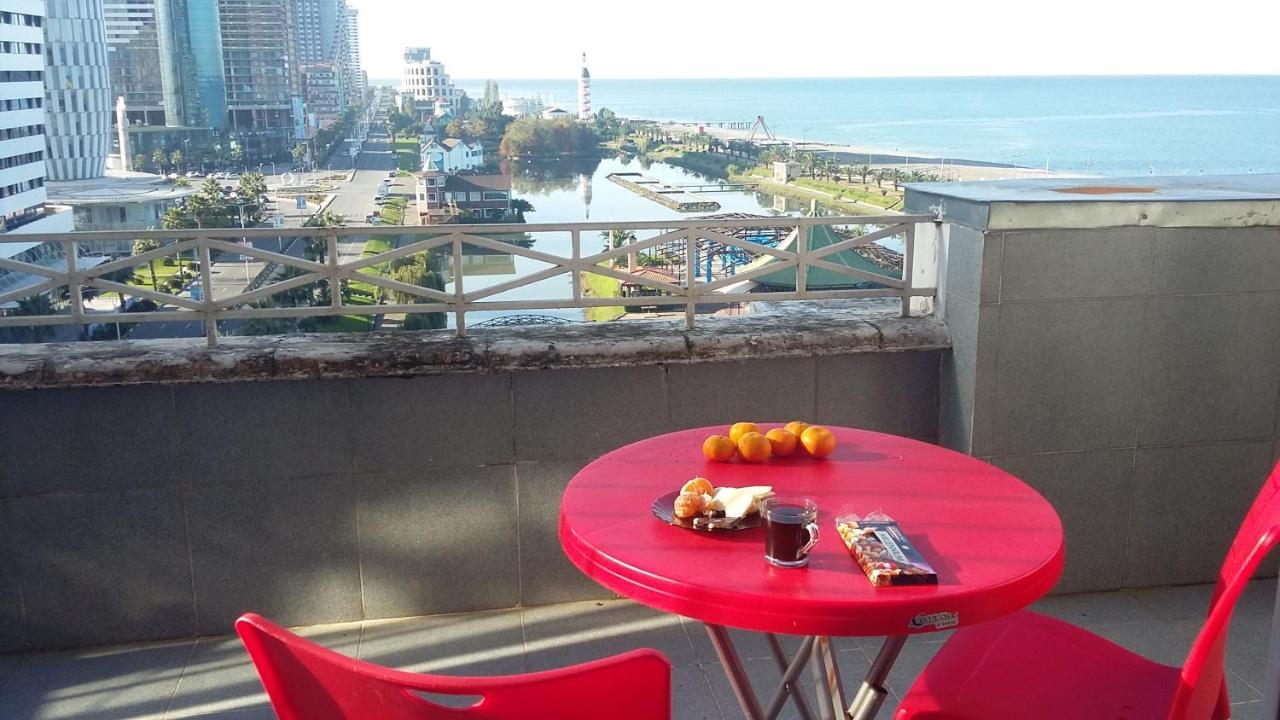 Apartment Miracle Batumi Exterior foto