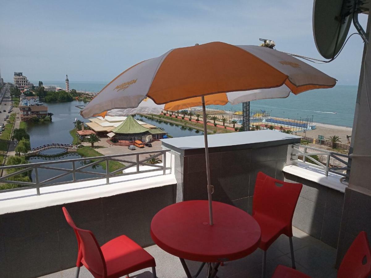 Apartment Miracle Batumi Exterior foto