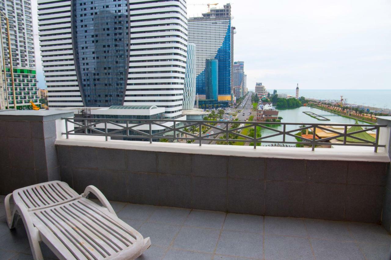Apartment Miracle Batumi Exterior foto